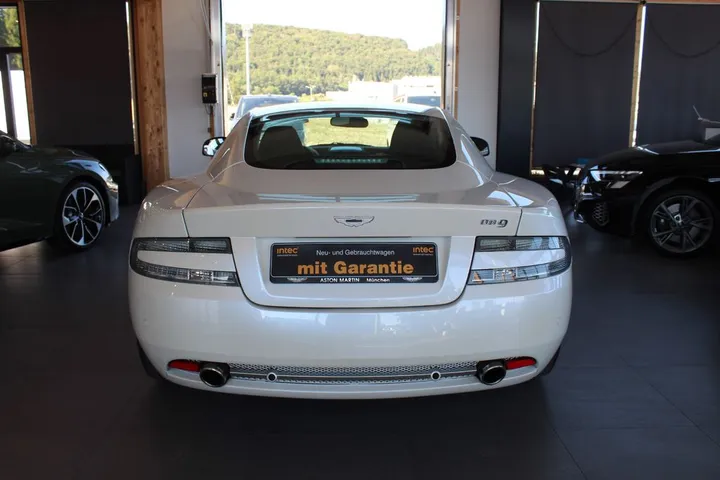 Aston Martin DB9