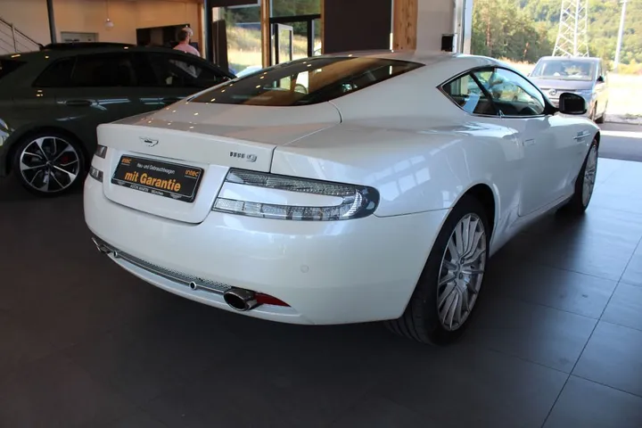 Aston Martin DB9