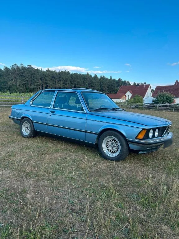 BMW 323