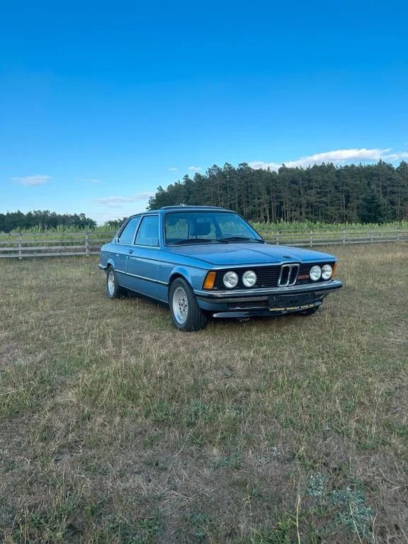 BMW 323