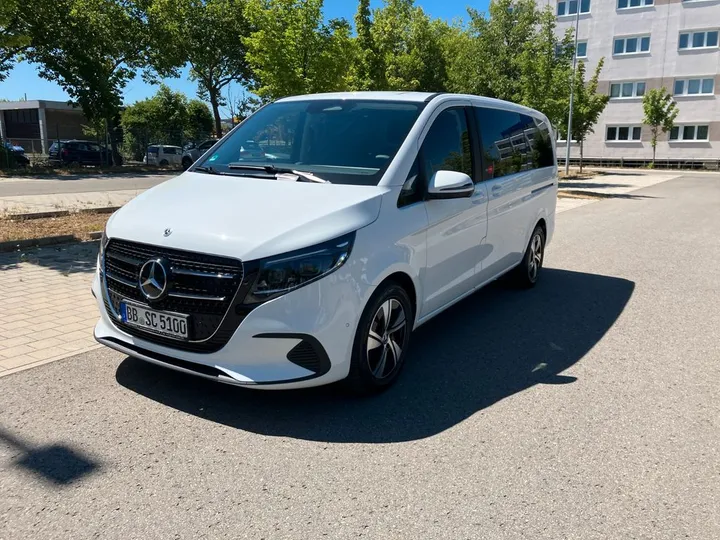 Mercedes-Benz 220