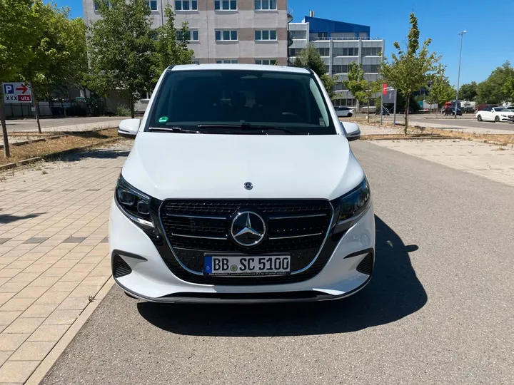 Mercedes-Benz 220
