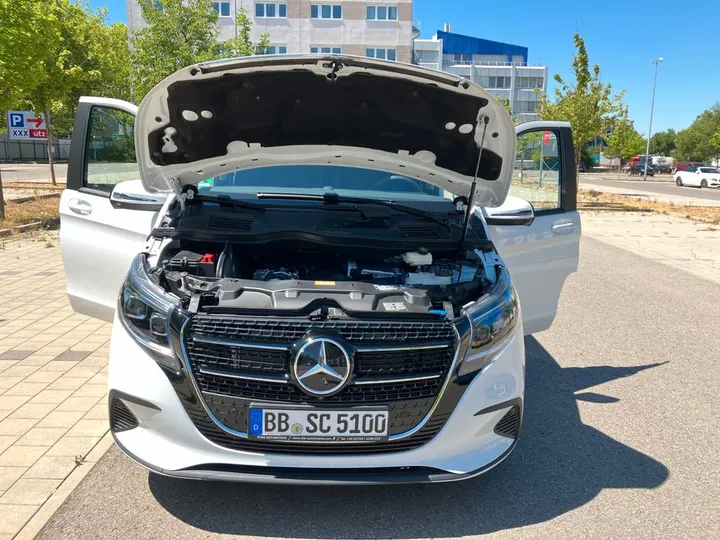 Mercedes-Benz 220