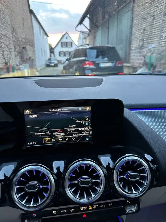 Mercedes-Benz GLA 200