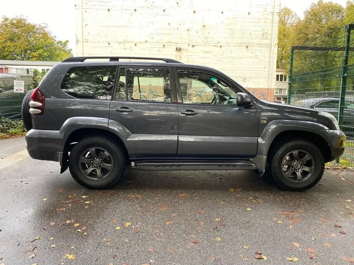 Toyota Land Cruiser