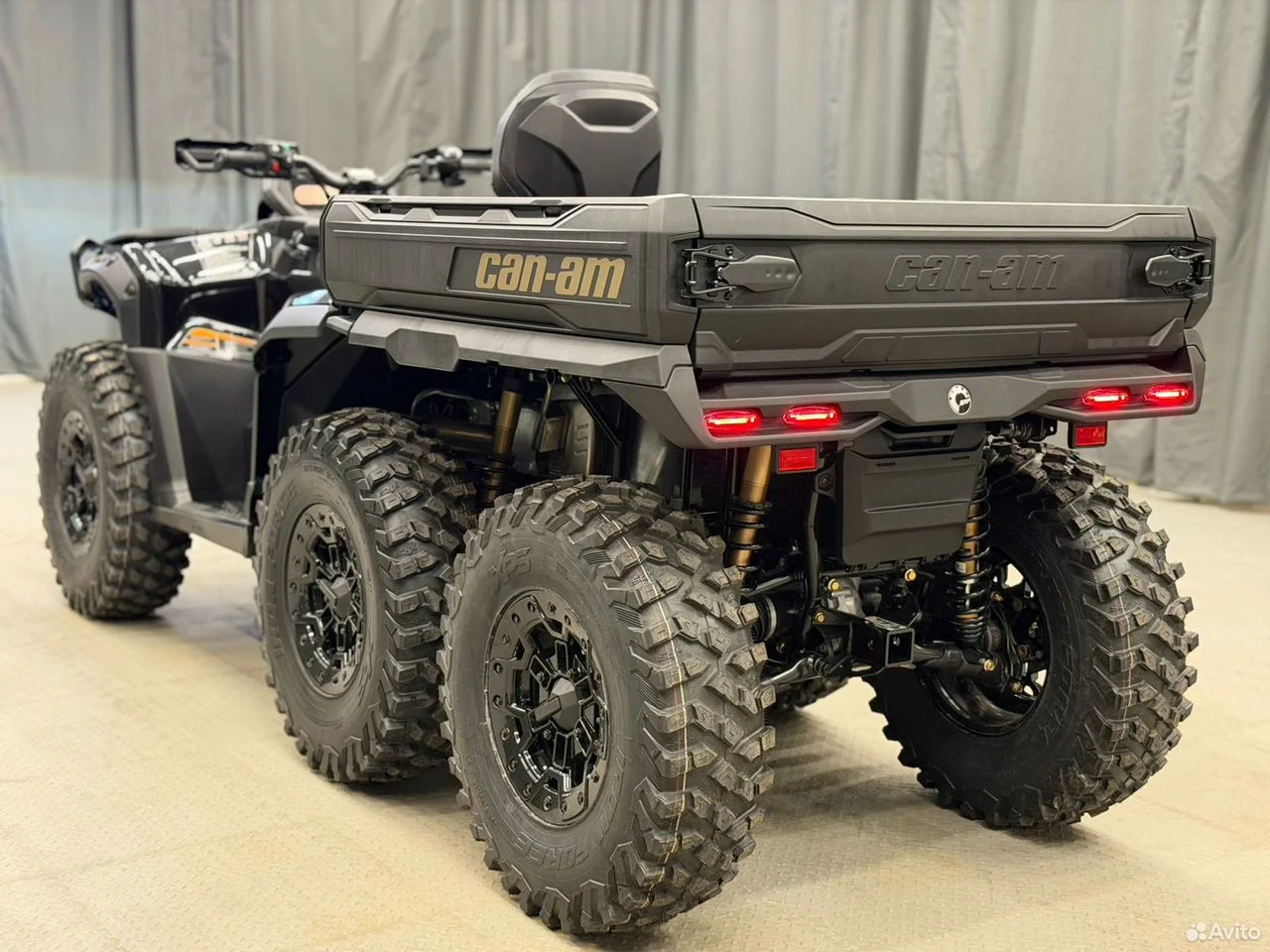 BRP Can-Am OUTLANDER MAX 6X6 BACKCOUNTRY 1000R