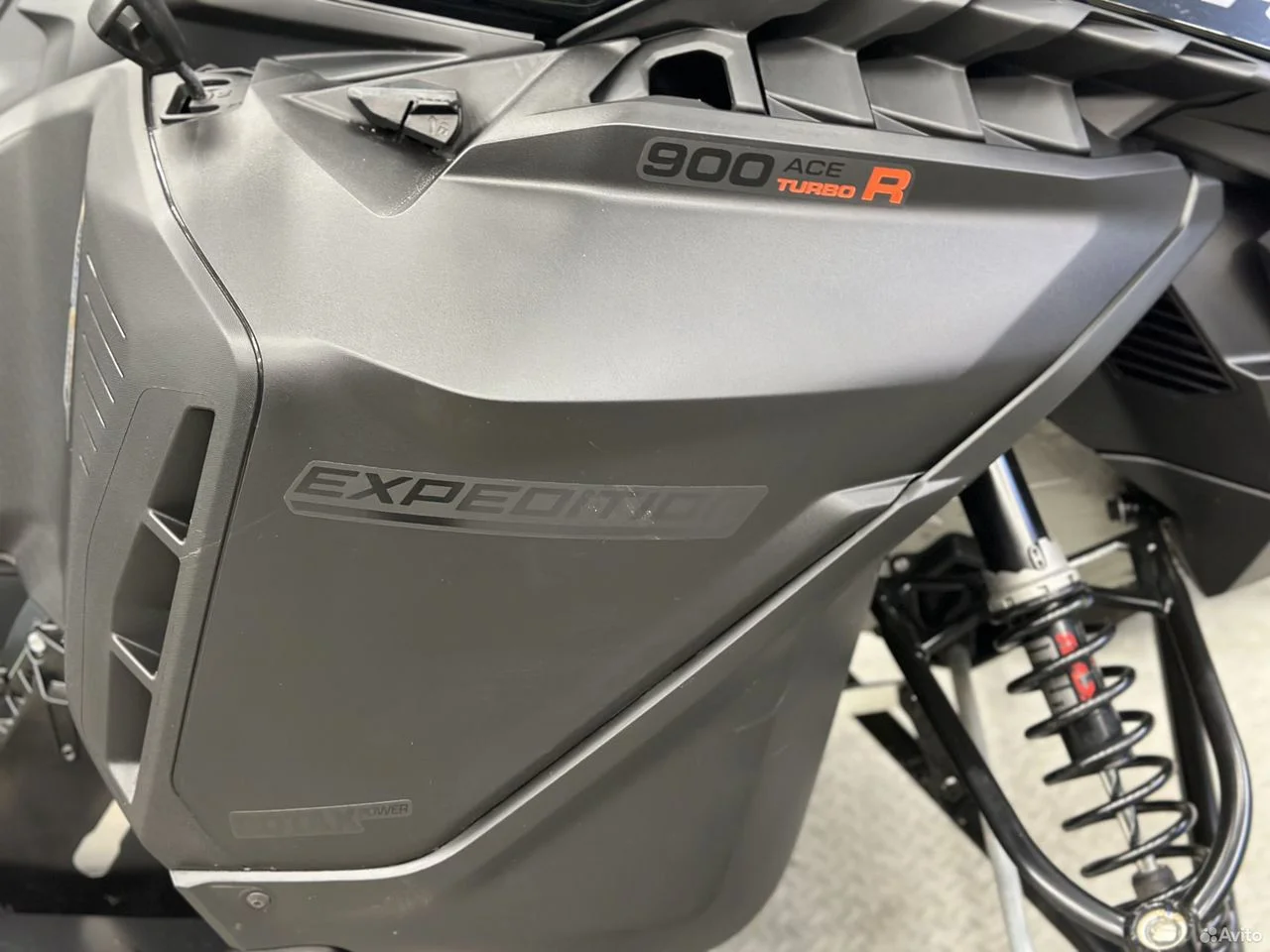 BRP Ski-Doo Expedition LE 900 ACE turbo R